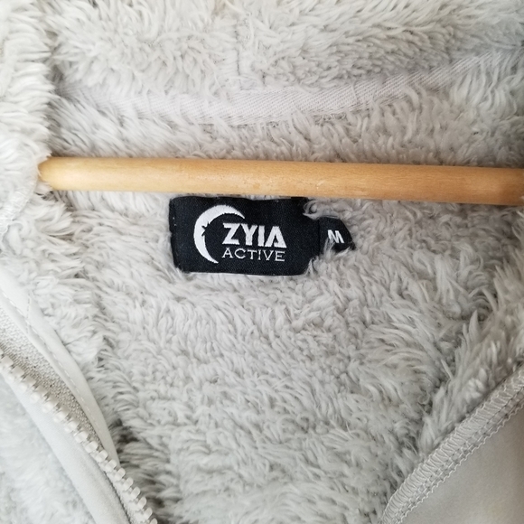 ZYIA Storm Sherpa Block Zipper Teddy Bear Hooded Jacket in Light Gray - Picture 8 of 11